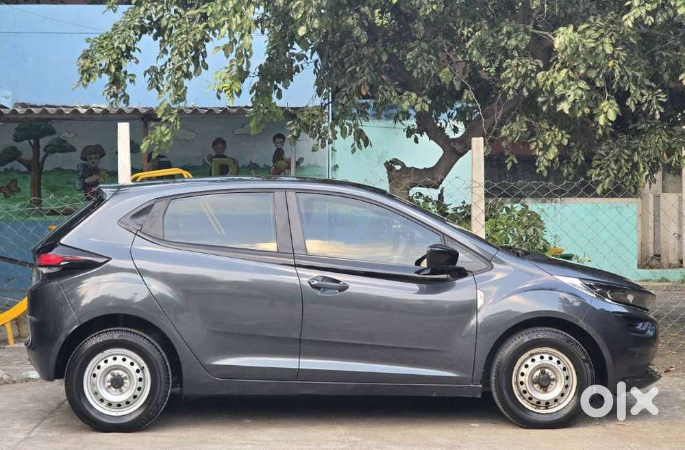 Tata Altroz 1.2 Xe, 2020, Petrol