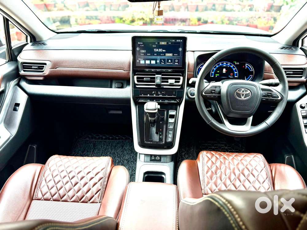 Toyota Innova Hycross 2.0 Vx (o) Hybrid 7 Str, 2025, Petrol