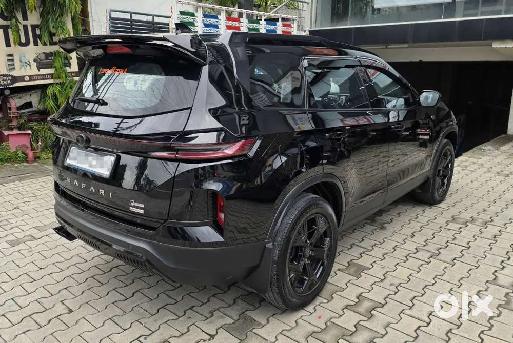 Tata Safari Accomplished Plus Dark 7str Automatic(adas)
