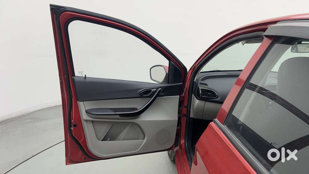 Tata Tiago 1.2 Revotron Xt, 2019, Petrol