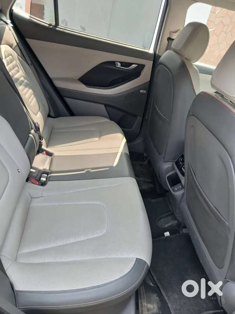 Top End Model Creta Auto Diesel 2024 Black Colour