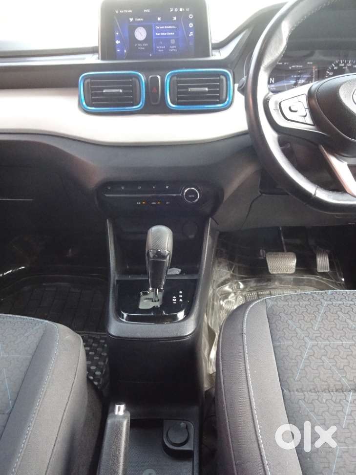 Tata Punch 1.2 Revotron Creative Amt Dual Tone, 2021, Petrol