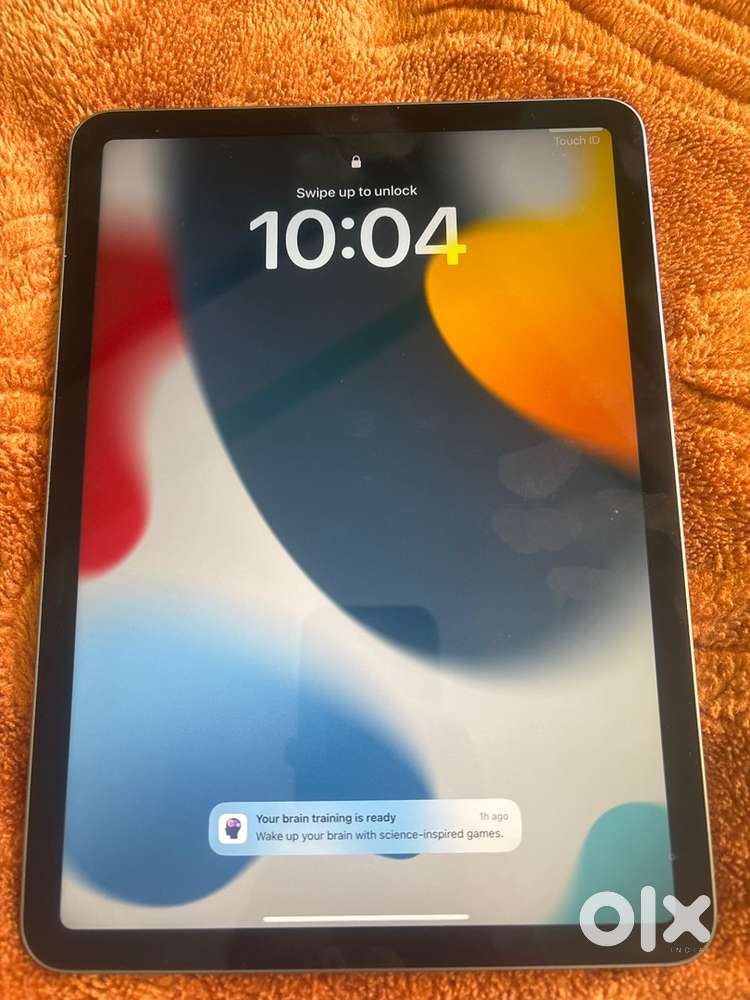 Apple ipad air. With original apple pencil and case.