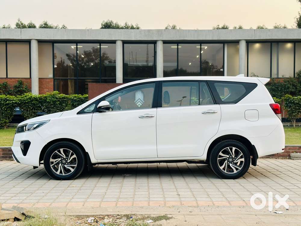 Toyota Innova Crysta