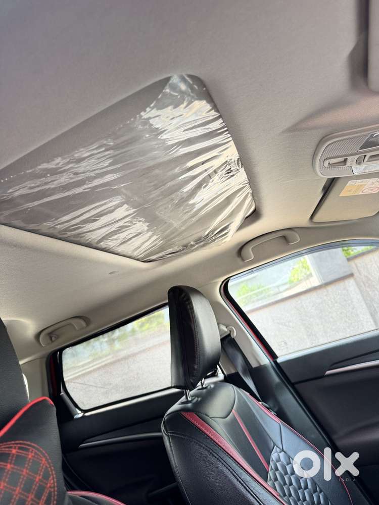 Maruti Suzuki Brezza 1.5 Zxi Cng Dual Tone, 2024, Cng & Hybrids