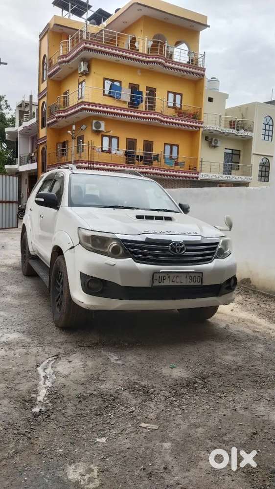 Toyota Fortuner 2015 Diesel 130000 Km Driven