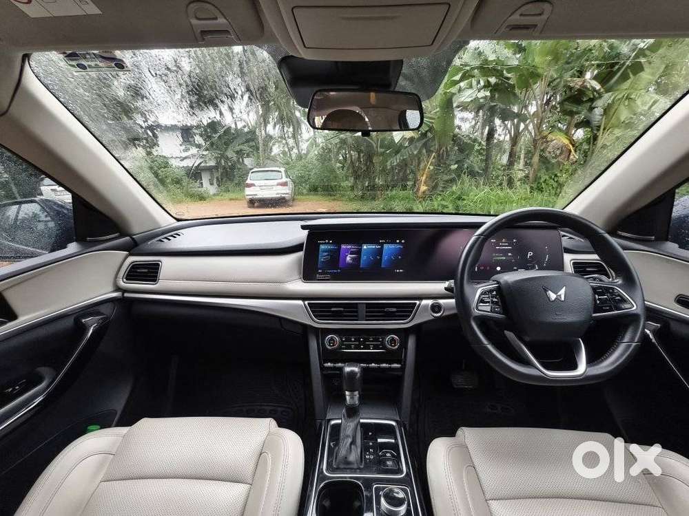 Mahindra Xuv700 2.2 Ax 7 Diesel At Luxury Pack Str, 2022, Diesel