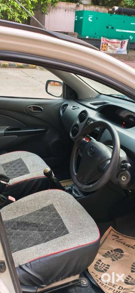 Toyota Etios Liva G, 2012, Petrol