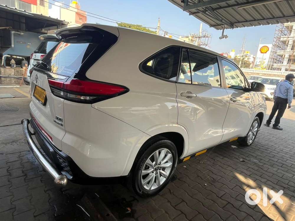 Toyota Innova Hycross 2023 Petrol  & Hybrids Well Maintained