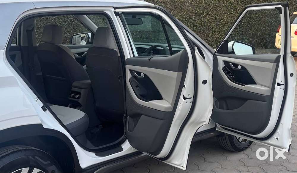 Hyundai Creta 1.5 Manual 2024 Petrol 4700 Kms Chandigarh Registration.