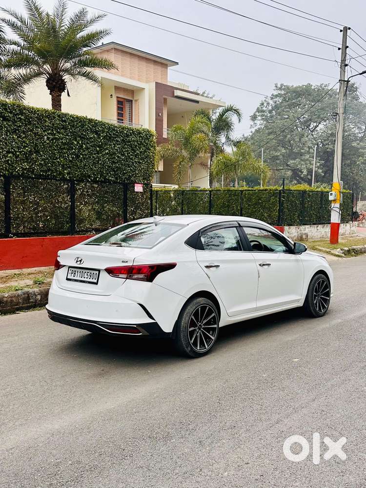 Hyundai Fluidic Verna