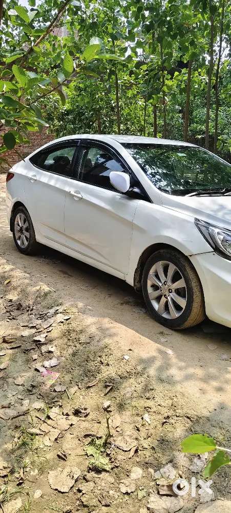Hyundai Verna 2012