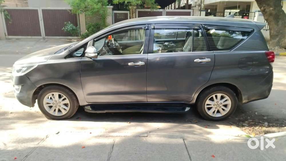 Toyota Innova Crysta 2.4 V 7 Str, 2016, Diesel
