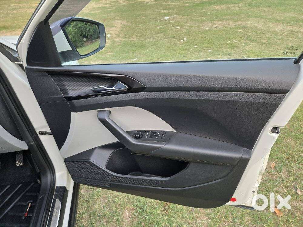 Skoda Kushaq 1.0 Tsi Style At (6 Airbags), 2021, Petrol