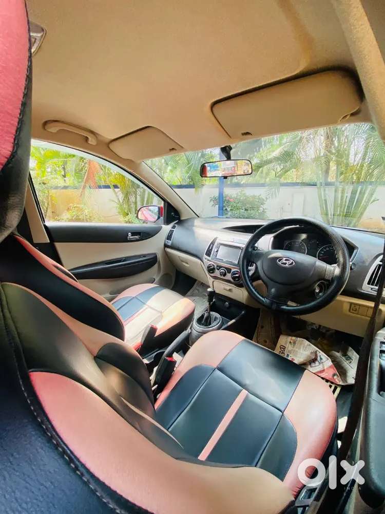 Hyundai I20 2013 Petrol Well Maintained, Army Person Used