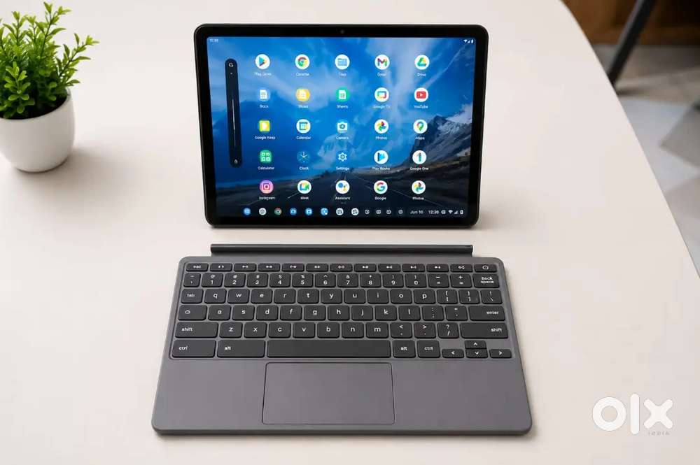 Lenovo Chromebook 8GB RAM + 128GB Storage Detachable Magnetic