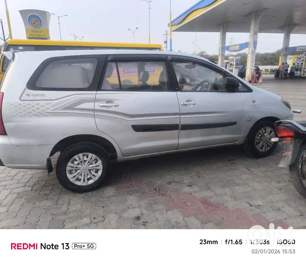 Toyota Innova 2.0 E 2006