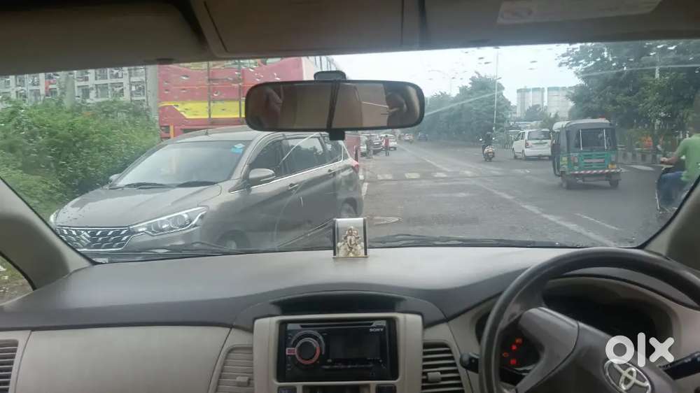 Toyota Innova 2013 Diesel 300000 Km Driven