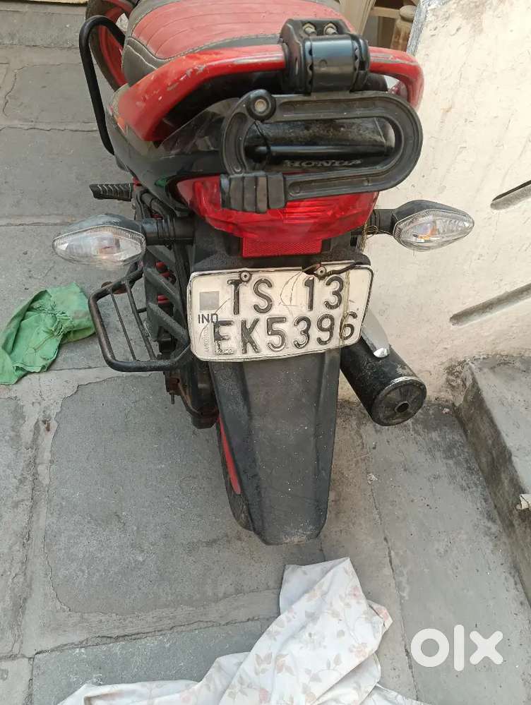 Urjunt Sale Hum Logo Ladies Hai Gadi Bhai Ki Hai