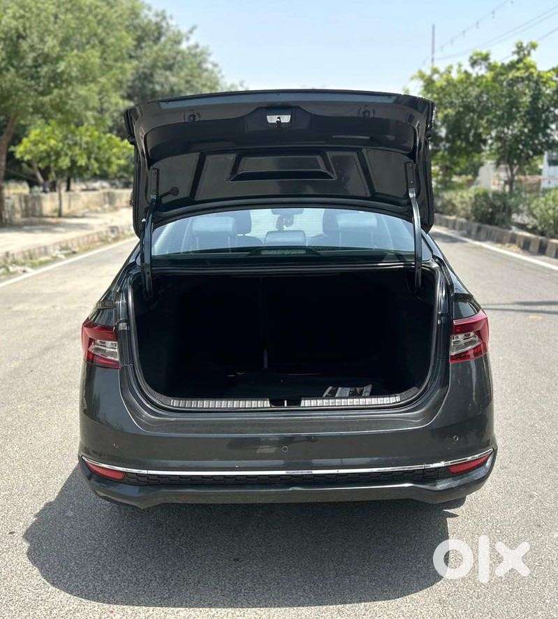 Skoda Slavia 1.0 Tsi Style At, 2023, Petrol
