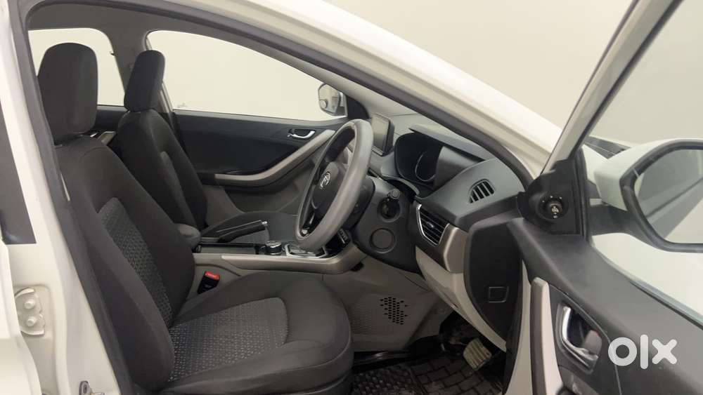 Tata Nexon 1.2 Revotron Xza Plus, 2018, Petrol