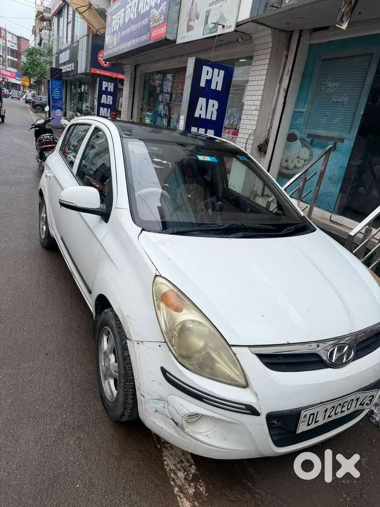 Hyundai I20 Sportz Petrol 2011