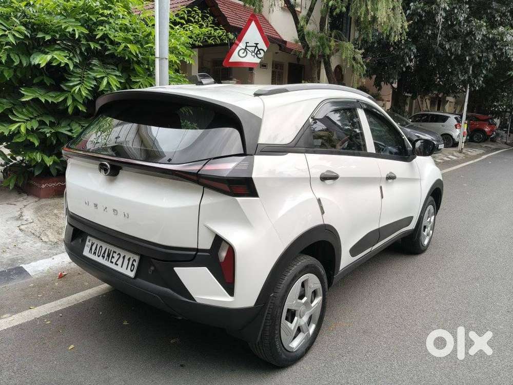 Tata Nexon Smart Plus S 1.2 Revotron Petrol 5 Mt, 2024, Petrol