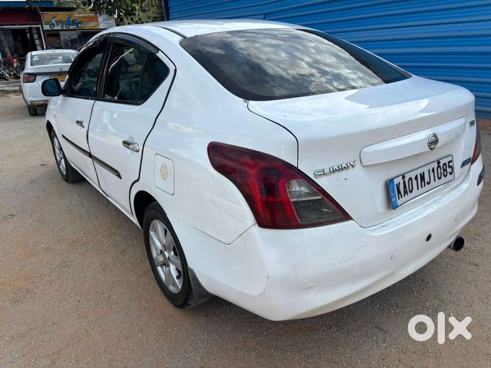 Nissan Sunny Xv Diesel - Top End  Push Button Start  Climate Control