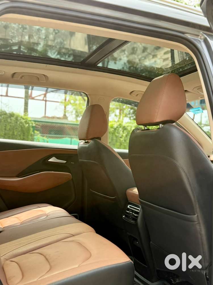Mg Hector Plus Sharp Pro 1.5 Turbo Petrol Cvt 7 Str, 2023, Petrol