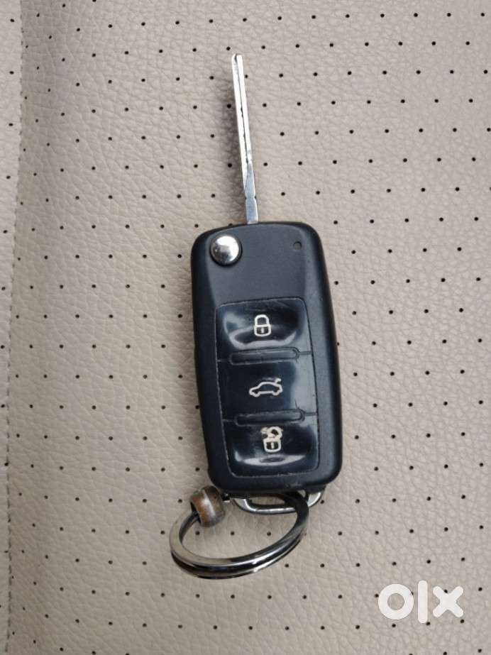 Volkswagen Vento Petrol Highline At, 2016, Petrol