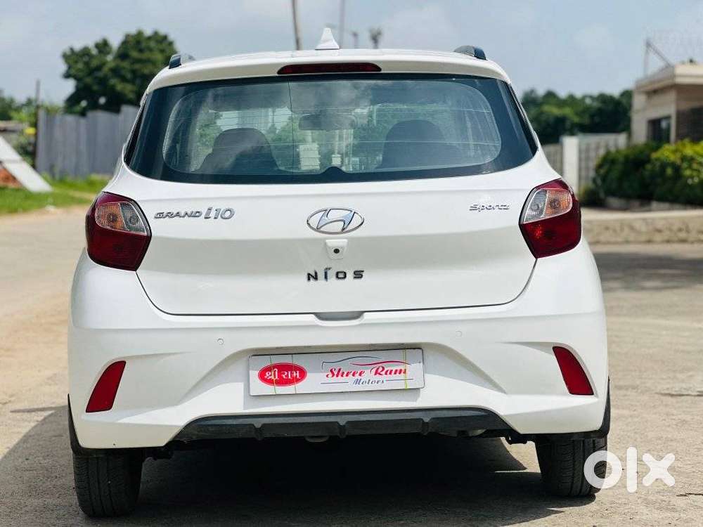 Hyundai Grand I10 Nios Sportz 1.2 At, 2019, Petrol