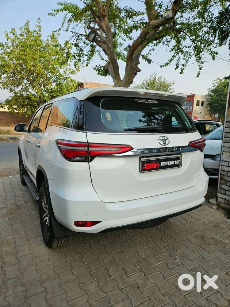 Toyota Fortuner [2021-ongoing] 2.8 2wd Diesel At, 2023, Diesel