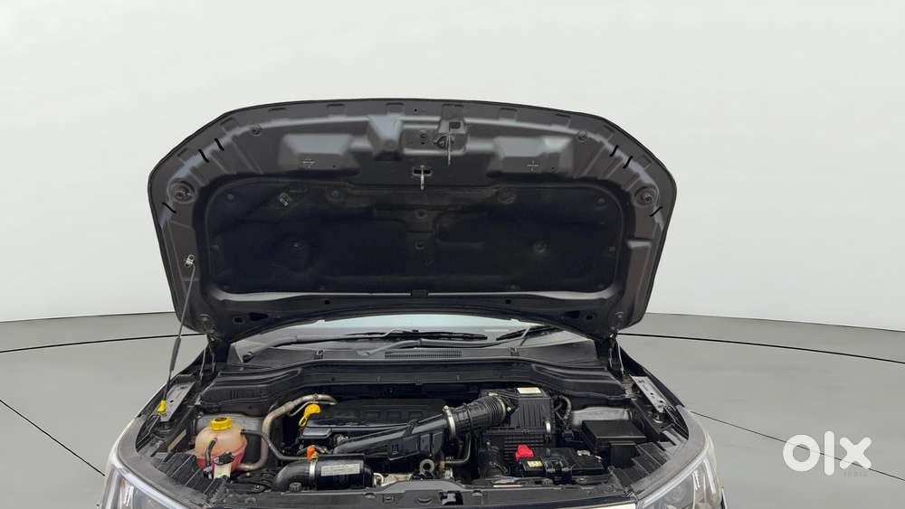 Mahindra Xuv300 W8, 2021, Petrol