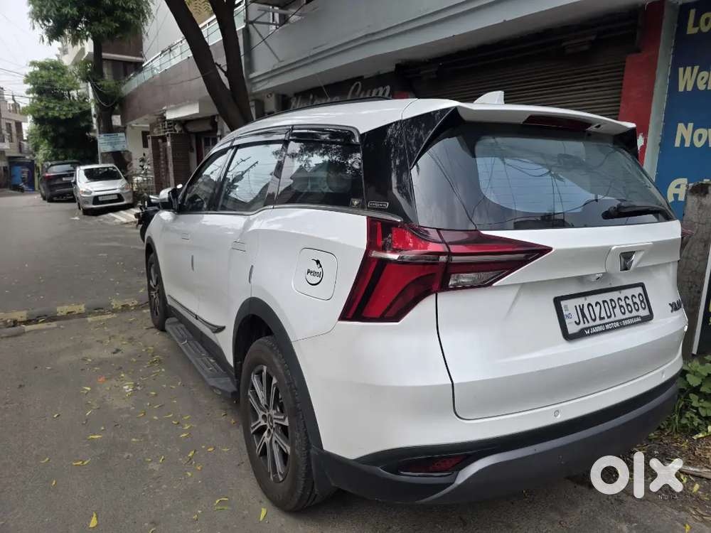 Mahindra Xuv700 Petrol 2025