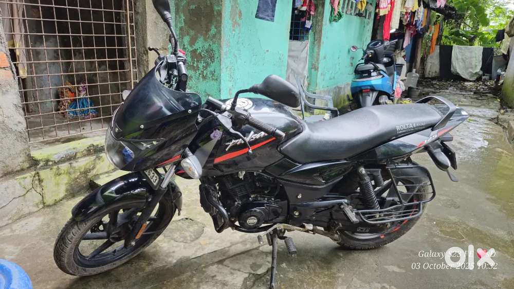 Bajaj pulsar 125 3700 km All papers Motorcycles