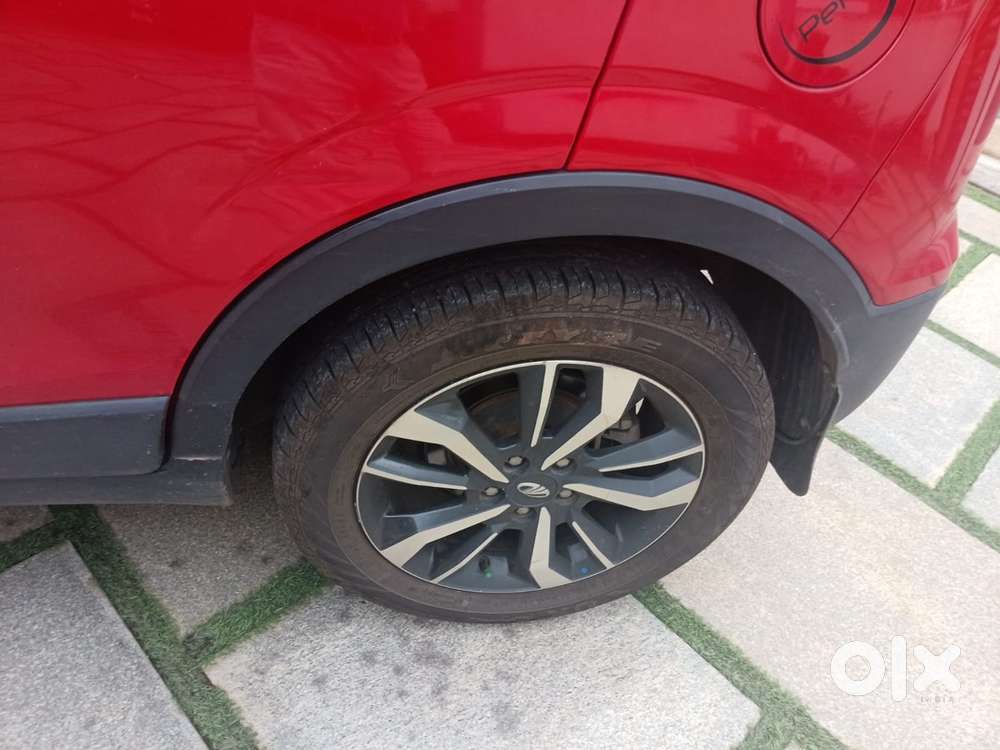 Mahindra Xuv300 W8(o)petrol Manual 2019
