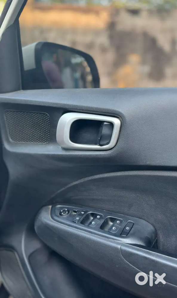 Hyundai Venue 2020 Petrol Well Maintained