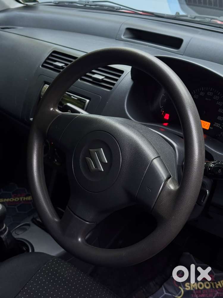 Maruti Suzuki Swift Lxi Option, 2006, Petrol
