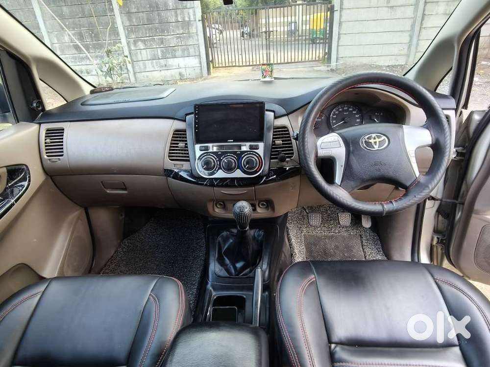 Toyota Innova 2.5 Gx (diesel) 8 Seater Bs Iv, 2015, Diesel