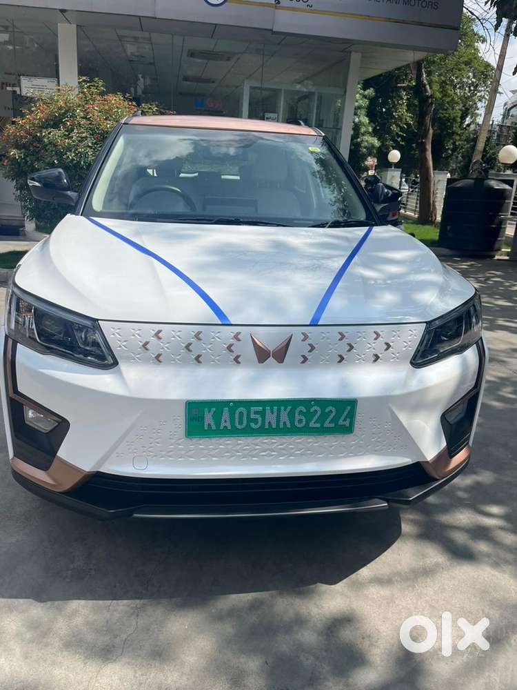 Mahindra XUV400 EV Top End - Photo 1