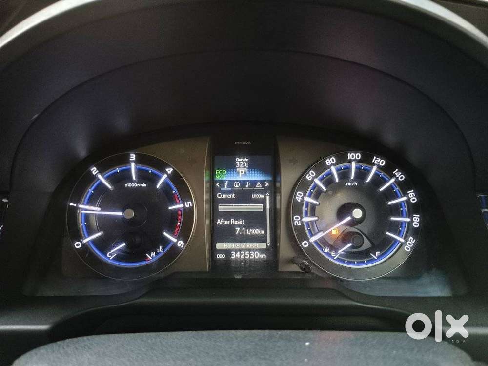 Toyota Innova Crysta 2.8z Automatic, 2016, Diesel