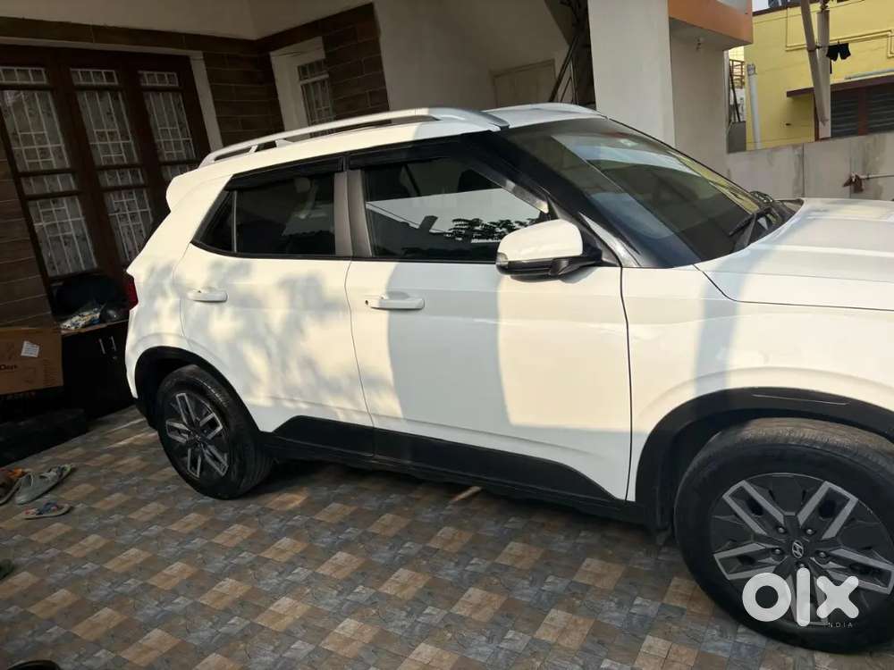 Hyundai Venue 2021 Diesel Well Maintained