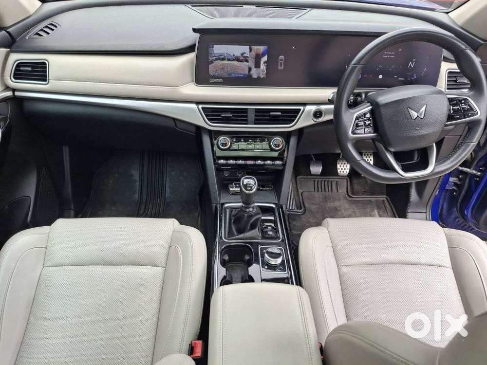 Mahindra Xuv700 2.2 Ax 7 Diesel Mt Luxury Pack Str, 2022, Diesel