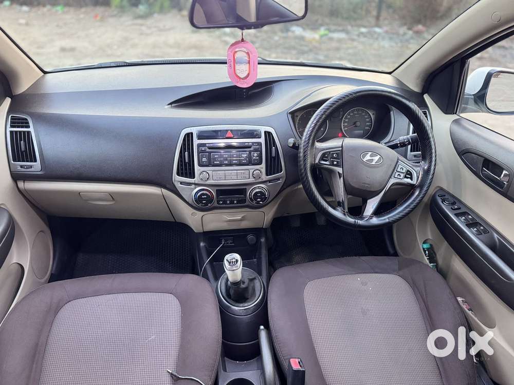 Hyundai I20 Asta 1.4 Crdi With Avn 6 Speed, 2014, Diesel