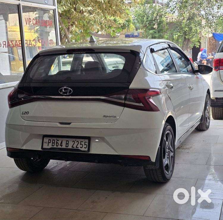 Hyundai I20 Sportz 1.2 Ivt, 2022, Petrol
