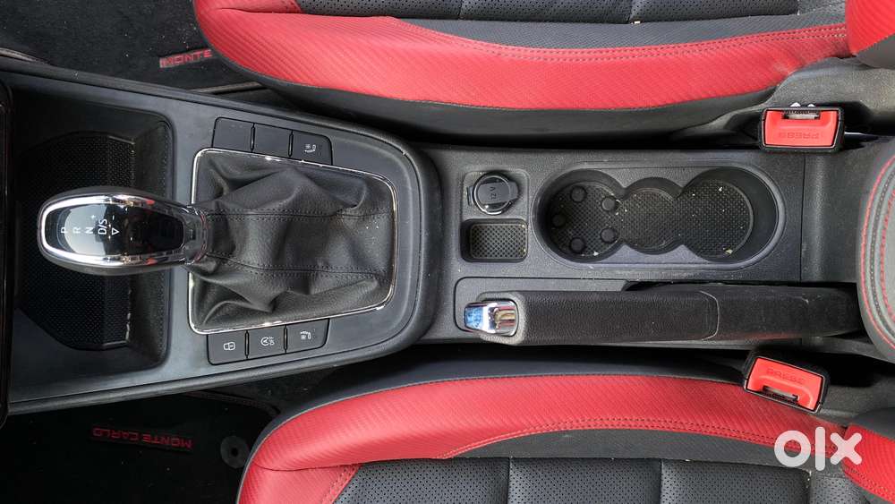 Skoda Slavia Ambition 1.0l Tsi At, 2025, Petrol