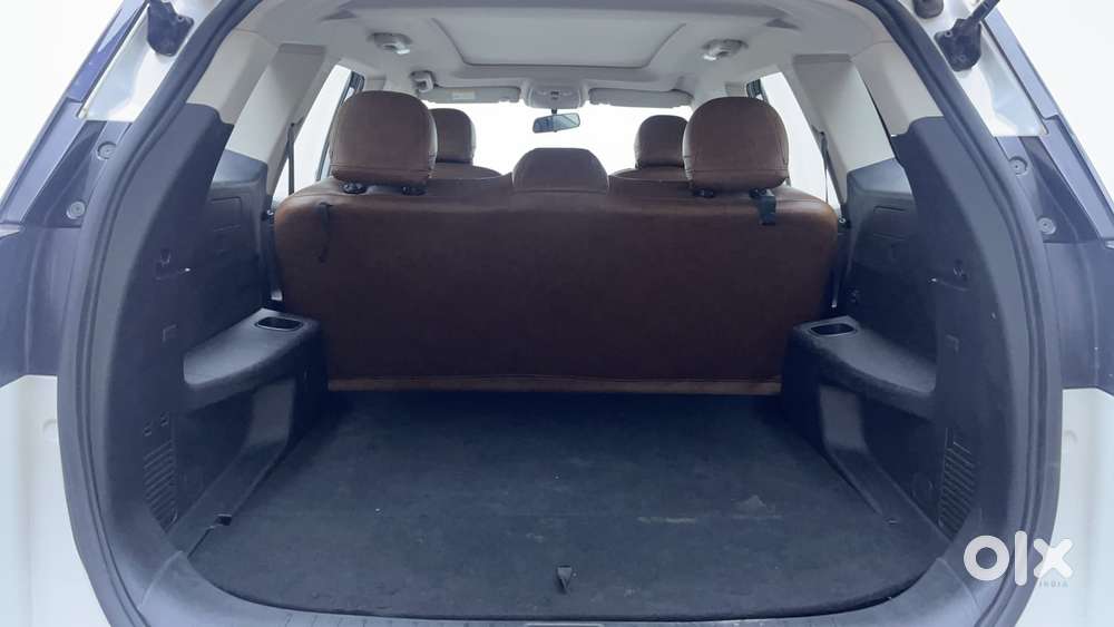 Mahindra Xuv700 2.0 Ax 5 Petrol At Str, 2021, Petrol