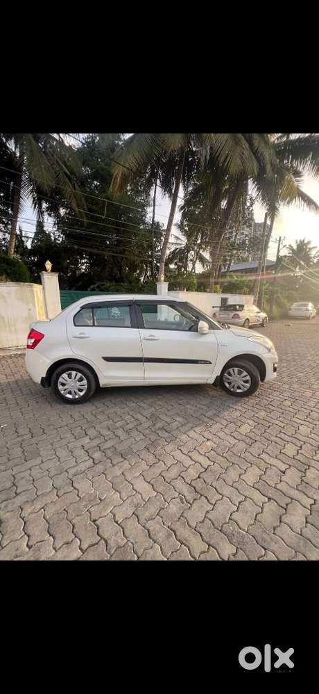 Maruti Suzuki Dzire 1.2 Vxi Amt, 2014, Petrol