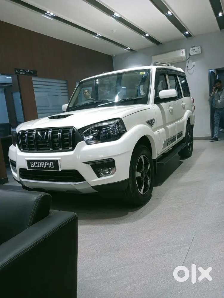 Mahindra Scorpio Classic 2025 Diesel 10000 Km Driven
