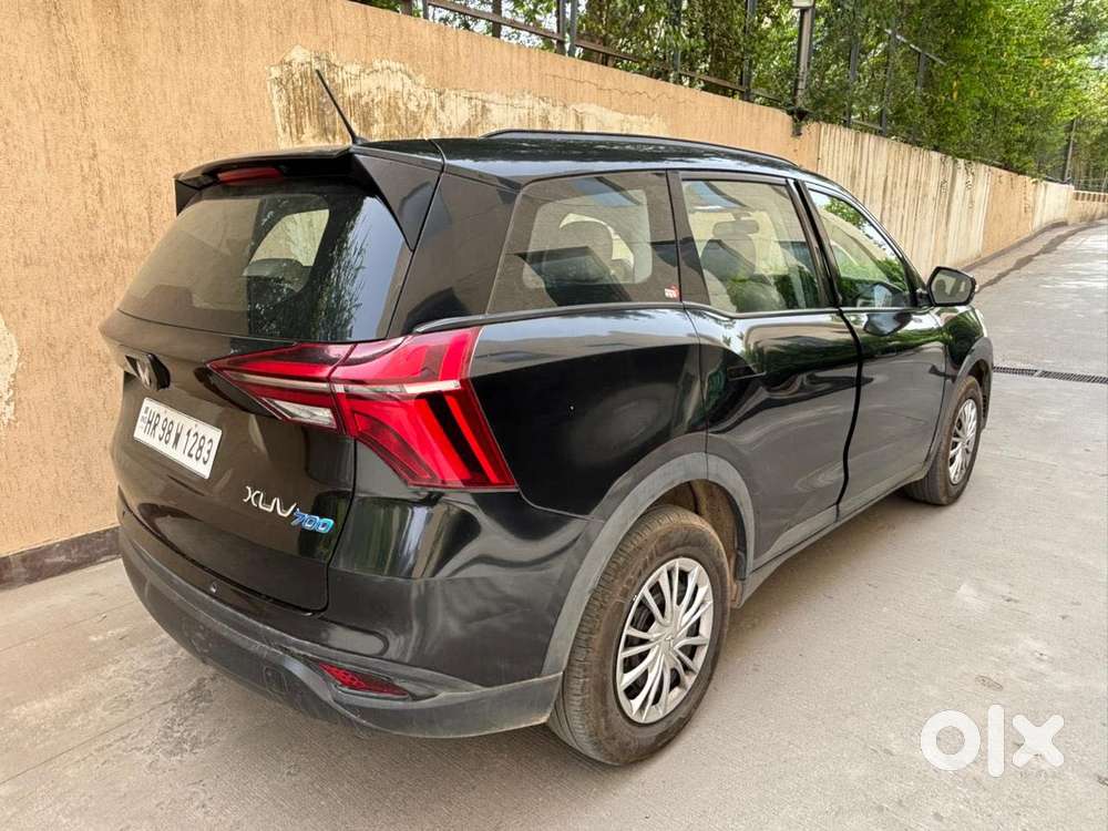 Mahindra Xuv700 Mx Petrol Mt 5 Str (e), 2025, Petrol